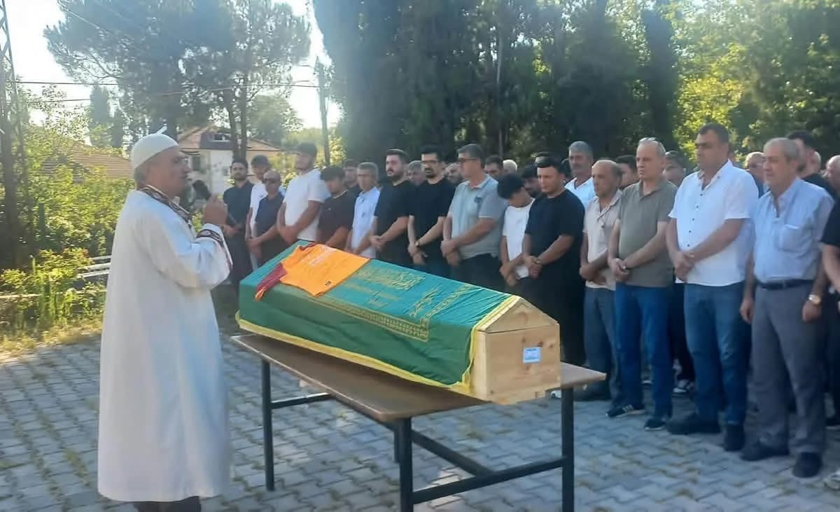 ZONGULDAK (İHA) - ZONGULDAK’IN ALAPLI İLÇESİNE BAĞLI ALİOĞLU KÖYÜ’NDEN 24 YAŞINDAKİ FATİH KOÇAK, BİR SÜREDİR MÜCADELE ETTİĞİ KAN KANSERİ NEDENİYLE HAYATINI KAYBETTİ.