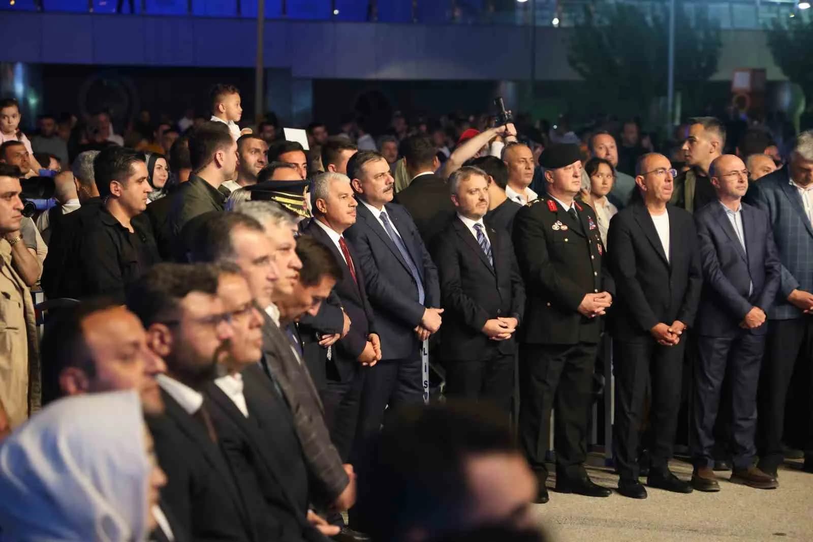 BİR TAKIM ZİYARETLER İÇİN KONYA'YA GELEN İÇİŞLERİ BAKANI MUSTAFA ÇİFTÇİ, KONYA BÜYÜKŞEHİR BELEDİYESİ TARAFINDAN 20-23 AĞUSTOS TARİHLERİ ARASINDA DÜZENLENEN 11. KONYA BİLİM FESTİVALİ'NİN AÇILIŞINA KATILDI.