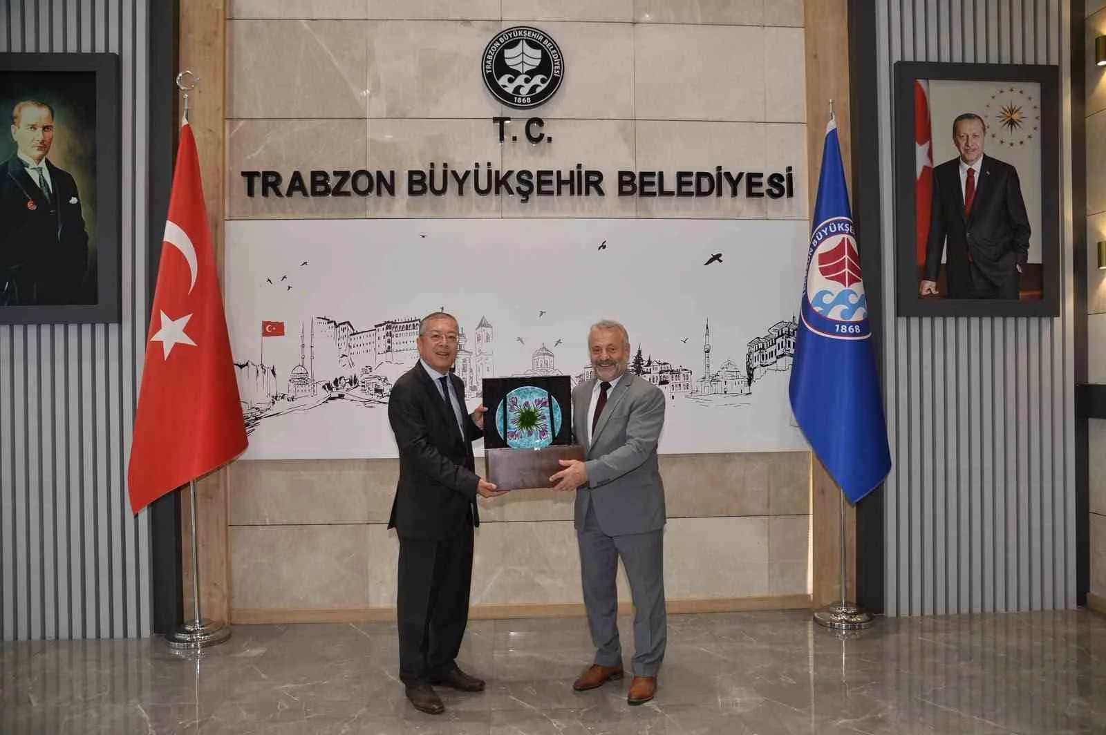 ÇİN BÜYÜKELÇİLİĞİ ÖNCÜLÜĞÜNDE OLUŞAN BANKA VE ŞİRKET TEMSİLCİLERİNDEN OLUŞAN HEYET, TRABZON BÜYÜKŞEHİR BELEDİYE BAŞKAN VEKİLİ FARUK KANCA İLE BİR ARAYA GELDİ.