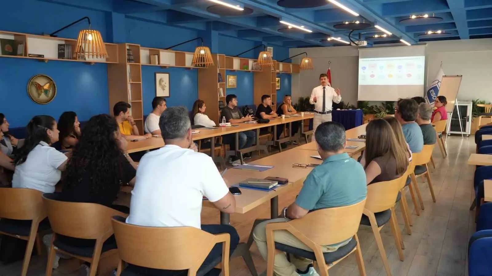ESKİŞEHİR'DE 'SKDM/CBAM SÜRECİNDE FİRMALAR İÇİN RİSKLER VE UYUM HAZIRLIKLARI' EĞİTİMİ BAŞARIYLA GERÇEKLEŞTİRİLDİ.