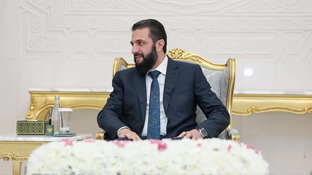 SDG ELEBAŞI MAZLUM ABDİ, BAŞKENT ŞAM’DAKİ HALK SARAYI’NDA SURİYE DIŞİŞLERİ BAKANI ESAD HASAN ŞEYBANİ İLE ORTAK BASIN TOPLANTISI DÜZENLEDİ.