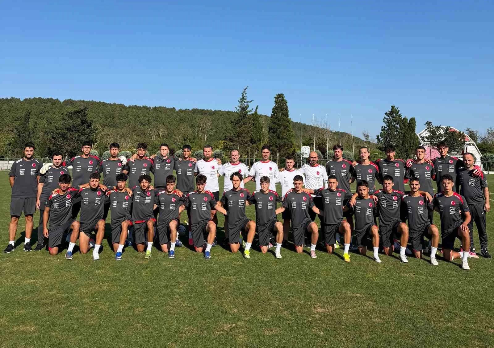 U18 MİLLİ FUTBOL TAKIMI'NIN, İSTANBUL'DA DÜZENLENEN HAZIRLIK KAMPI TFF HASAN DOĞAN MİLLİ TAKIMLAR KAMP VE EĞİTİM TESİSLERİ'NDE YAPTIĞI ANTRENMANLARLA BAŞLADI.