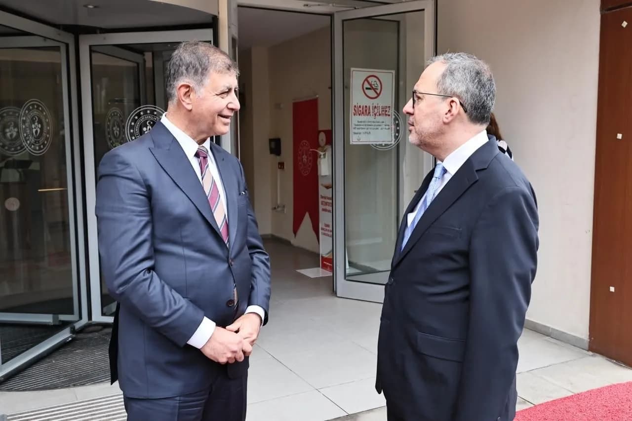 ÖNCEKİ DÖNEM GENÇLİK VE SPOR BAKANI, AK PARTİ İZMİR MİLLETVEKİLİ DR. MEHMET KASAPOĞLU, İZMİR BÜYÜKŞEHİR BELEDİYE BAŞKANI CEMİL TUGAY İLE İLGİLİ AÇIKLAMALARDA BULUNDU