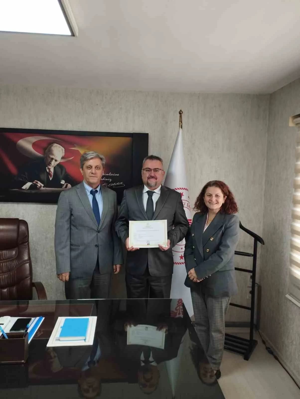 ZONGULDAK (İHA) - ZONGULDAK’IN ALAPLI İLÇESİNDE HİZMET VEREN ALAPLI DEVLET HASTANESİ, YENİ HİZMET BİNASIYLA BİRLİKTE ARTAN KAPASİTESİ VE SAĞLIK HİZMETLERİNDEKİ GELİŞMELERİN ARDINDAN D GRUBU HASTANE STATÜSÜNDEN C GRUBUNA YÜKSELDİ.