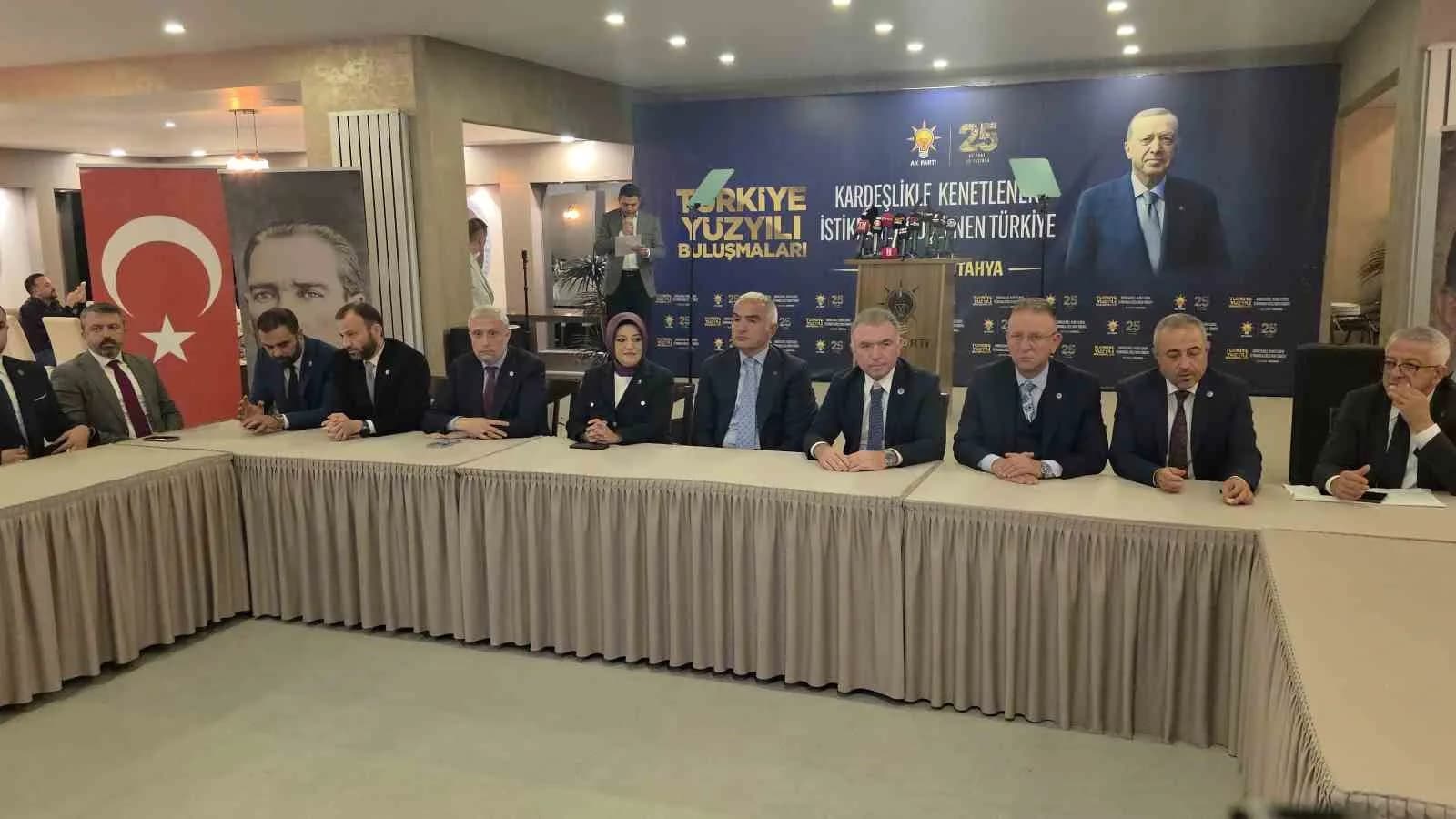"KARDEŞLİKLE KENETLENEN, İSTİKRARLA GÜÇLENEN TÜRKİYE" VE "TERÖRSÜZ TÜRKİYE" TEMALARIYLA YURT GENELİNDE SÜRDÜRÜLEN TÜRKİYE YÜZYILI BULUŞMALARI, KÜLTÜR VE TURİZM BAKANI MEHMET NURİ ERSOY'UN KATILIMIYLA KÜTAHYA'DA GERÇEKLEŞTİRİLDİ