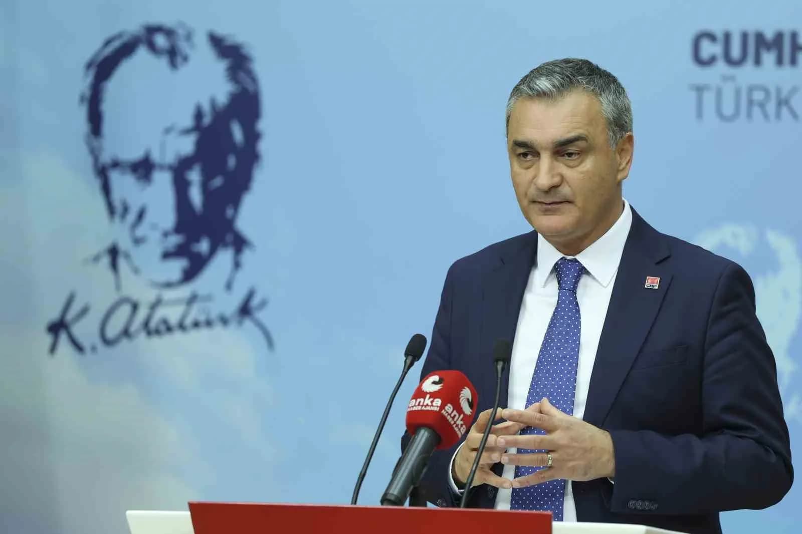 CUMHURİYET HALK PARTİSİ (CHP) PARTİ SÖZCÜSÜ MÜSLİM SARI, KADIKÖY BELEDİYE BAŞKANI MESUT KÖSEDAĞI, SANCAKTEPE BELEDİYE BAŞKANI ALPER YEĞİN, SARIYER BELEDİYE BAŞKANI MUSTAFA OKTAY AKSU, KONYAALTI BELEDİYE BAŞKANI CEM KOTAN, ALANYA BELEDİYE BAŞKANI OSMAN TARIK ÖZÇELİK’İN KESİN İHRAÇ TALEBİYLE TEDBİRLİ OLARAK DİSİPLİNE SEVK EDİLDİĞİNİ AÇIKLADI.
