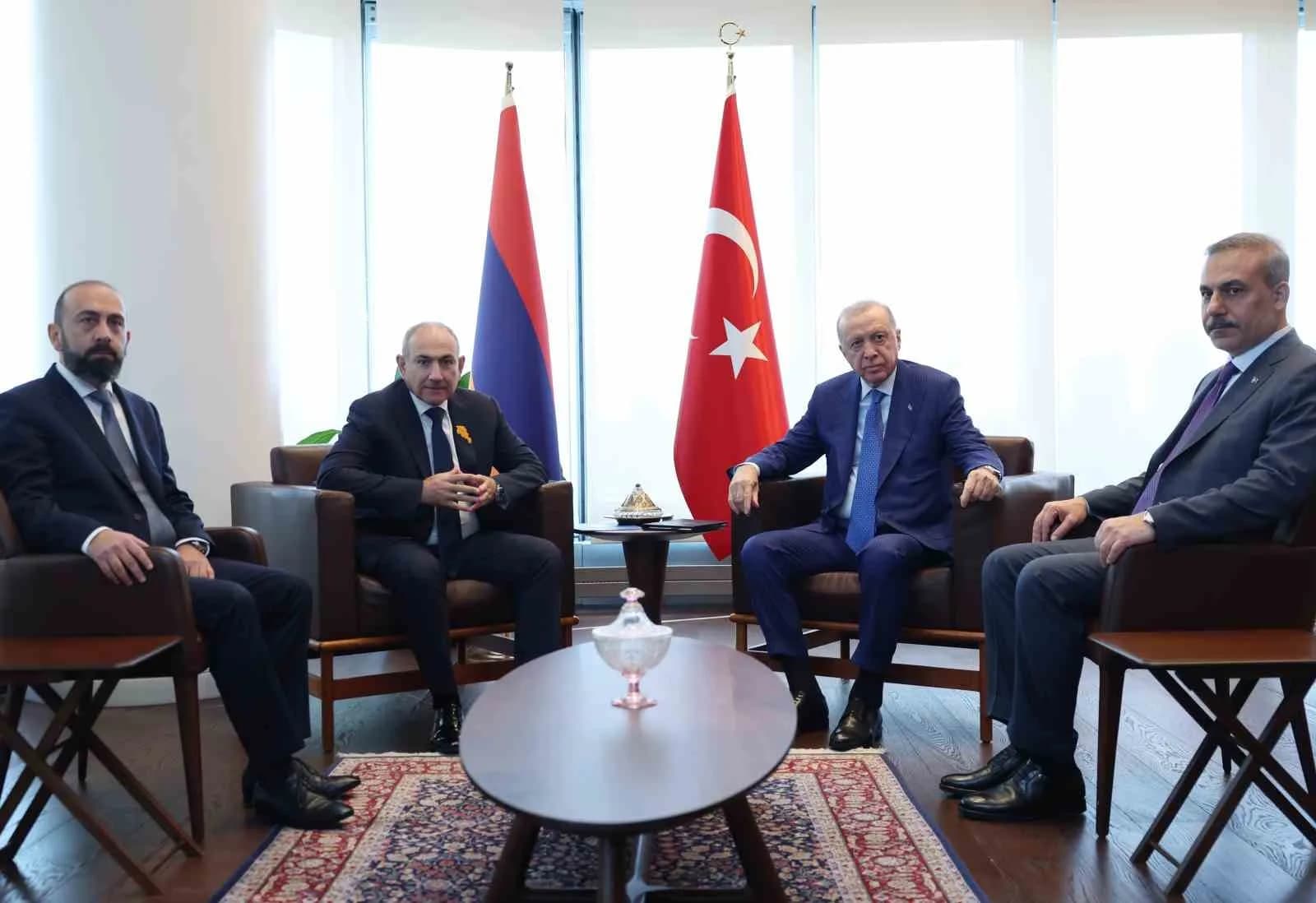 CUMHURBAŞKANI RECEP TAYYİP ERDOĞAN, NEW YORK’TA ERMENİSTAN BAŞBAKANI NİKOL PAŞİNYAN'I KABUL ETTİ.