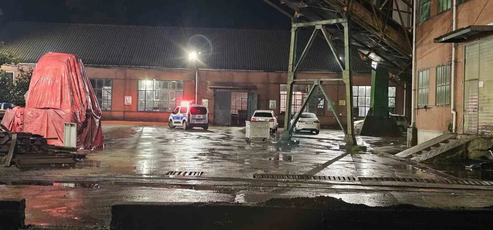 ZONGULDAK'TA TÜRKİYE TAŞKÖMÜRÜ KURUMU (TTK) KOZLU MÜESSESE MÜDÜRLÜĞÜNE AİT MADEN OCAĞINDA DÜN AKŞAM SAATLERİNDE KÖMÜR SİLOSUNA DÜŞEREK AĞIR YARALANAN İŞÇİ UFUK DEMİR'DEN (27) ACI HABER GELDİ.