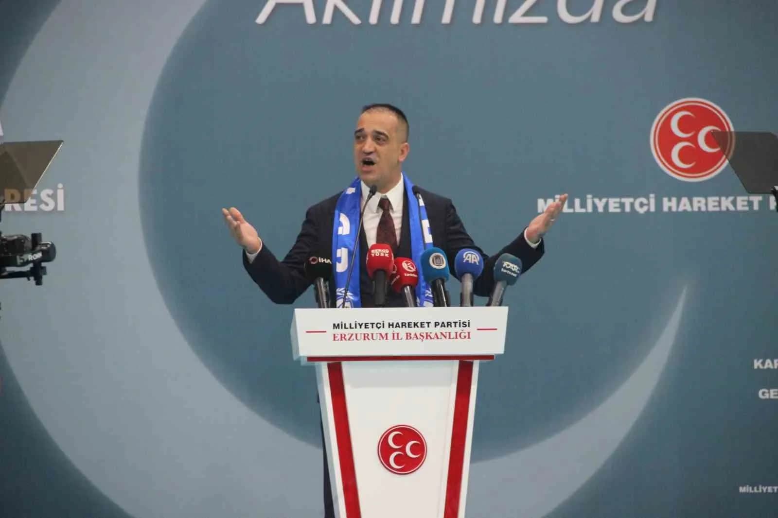 MİLLİYETÇİ HAREKET PARTİSİ (MHP) ERZURUM İL BAŞKANLIĞI’NIN 15. OLAĞAN KONGRESİ, RECEP TAYYİP ERDOĞAN FUAR MERKEZİ’NDE YAKLAŞIK 6 BİN KİŞİNİN KATILIMIYLA GERÇEKLEŞTİRİLDİ. KONGREYE TEK ADAY OLARAK GİREN MEVCUT BAŞKAN ADEM YURDAGÜL, YENİDEN BAŞKANLIĞA SEÇİLEREK GÜVEN TAZELEDİ.
