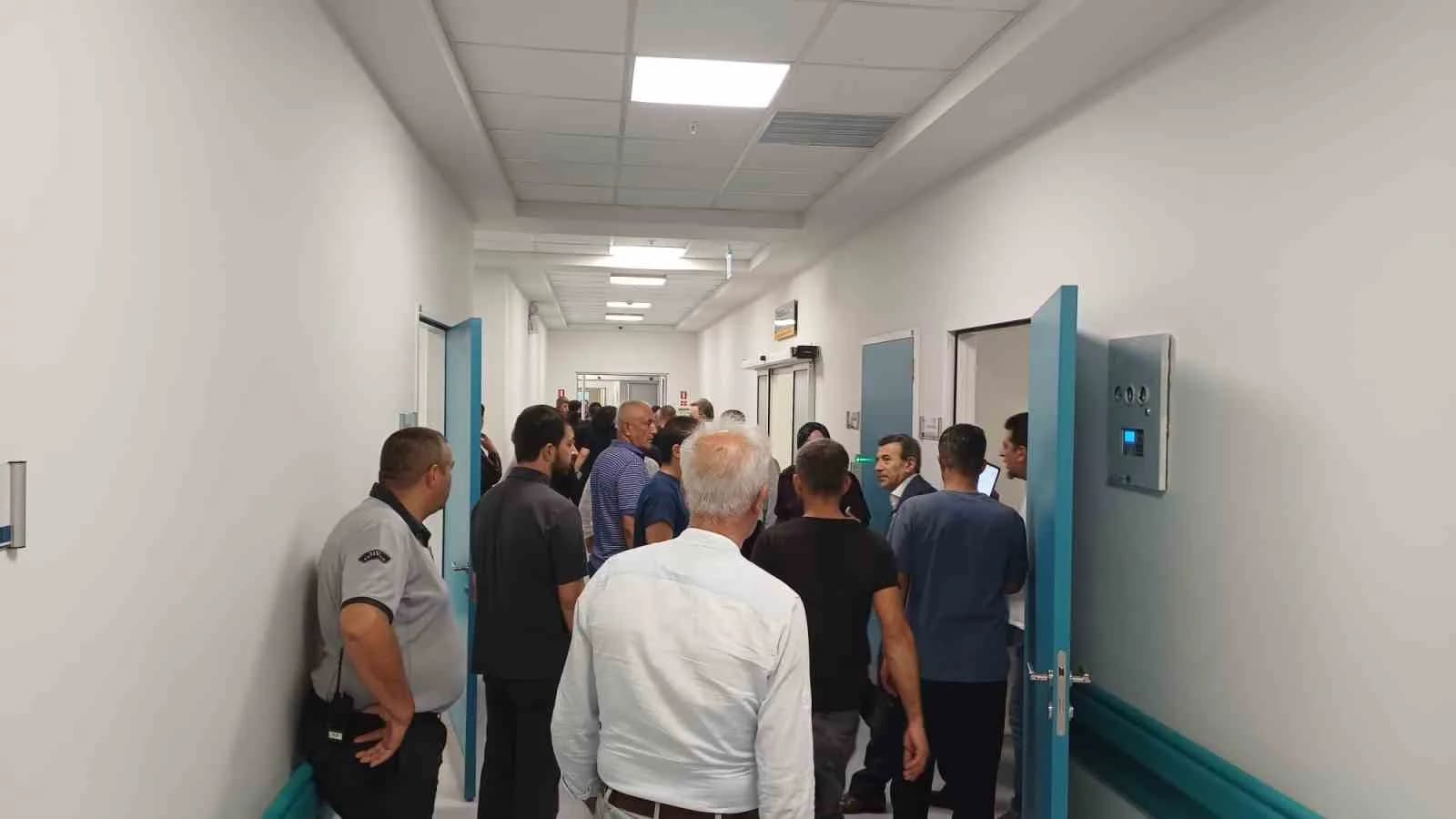 YENİ PARTİ MALATYA MİLLETVEKİLİ VELİ AĞBABA YAPTIĞI AÇIKLAMADA, SAĞLIK DURUMUNUN İYİ OLDUĞUNU BELİRTEREK GEÇMİŞ OLSUN DİLEKLERİNİ İLETENLERE TEŞEKKÜR ETTİ.