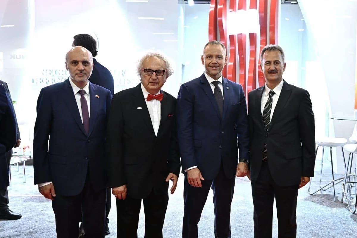 MSPO FUARI'NDA CUMHURBAŞKANLIĞI SAVUNMA SANAYİİ BAŞKANLIĞI (SSB) VE ASELSAN STANTLARINI ZİYARET EDEN POLONYA CUMHURBAŞKANI KAROL NAWROCKİ VE SAVUNMA SANAYİİ BAŞKANI HALUK GÖRGÜN