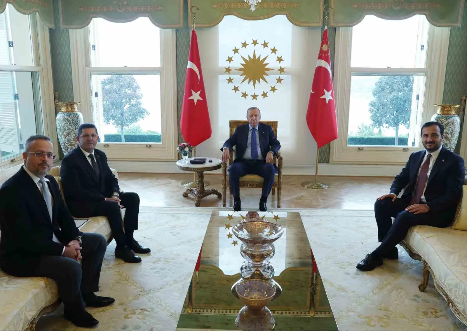 CUMHURBAŞKANI RECEP TAYYİP ERDOĞAN, ÇEKMEKÖY BELEDİYE BAŞKANI ORHAN ÇERKEZ'İ VAHDETTİN KÖŞKÜ'NDE KABUL ETTİ.