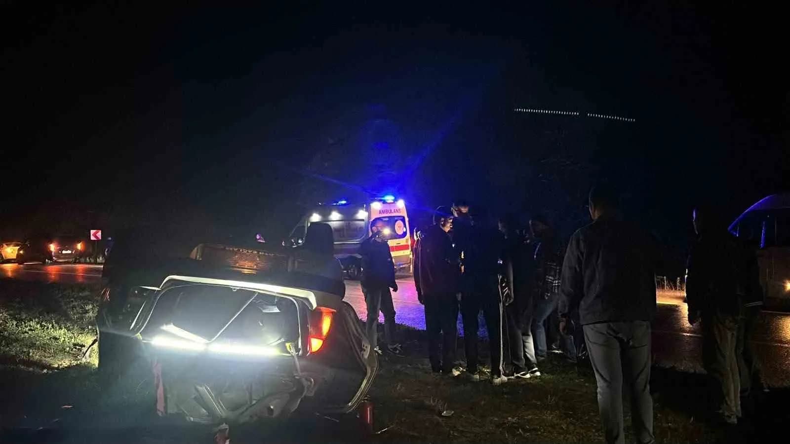 ZONGULDAK’TA KONTROLDEN ÇIKAN BİR OTOMOBİL TAKLA ATTI. KAZADA 2 KİŞİ YARALANDI.