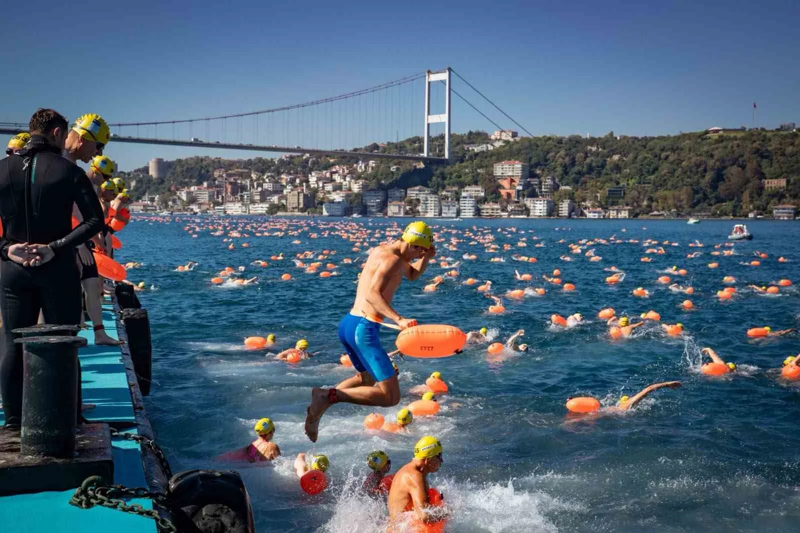 BOĞAZİÇİ KITALARARASI YÜZME YARIŞI GERÇEKLEŞTİRİLDİ