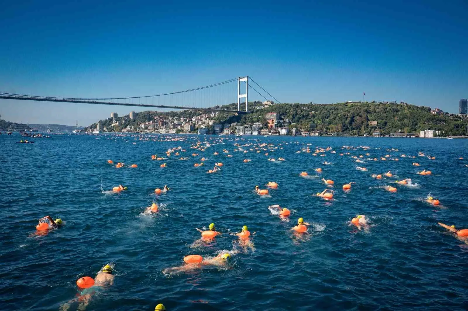 BOĞAZİÇİ KITALARARASI YÜZME YARIŞI GERÇEKLEŞTİRİLDİ