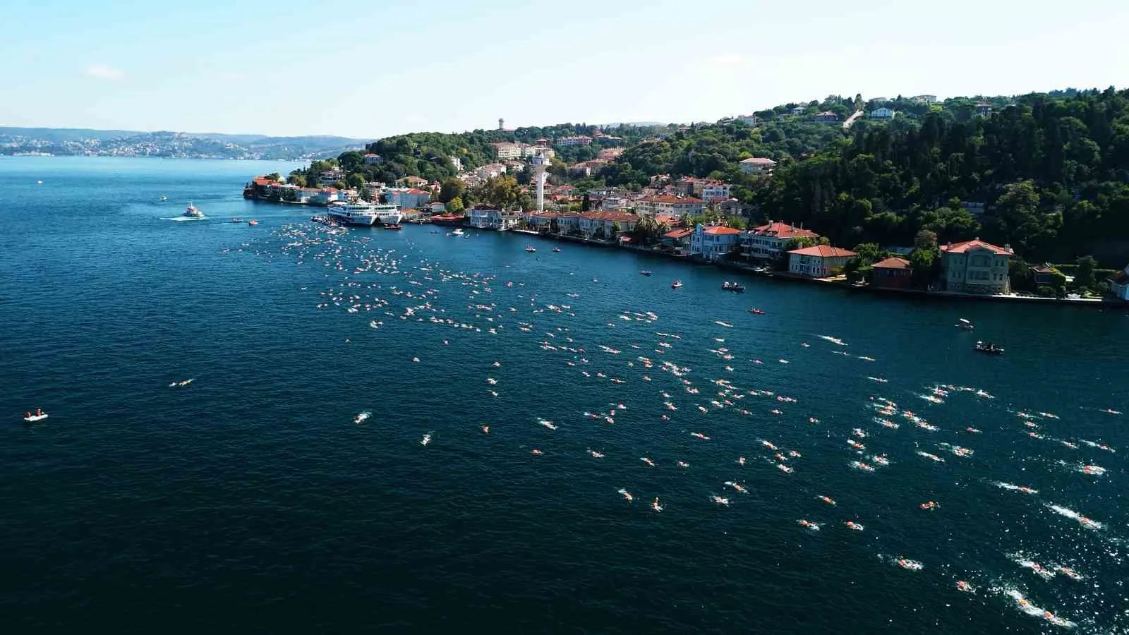 BOĞAZİÇİ KITALARARASI YÜZME YARIŞI GERÇEKLEŞTİRİLDİ