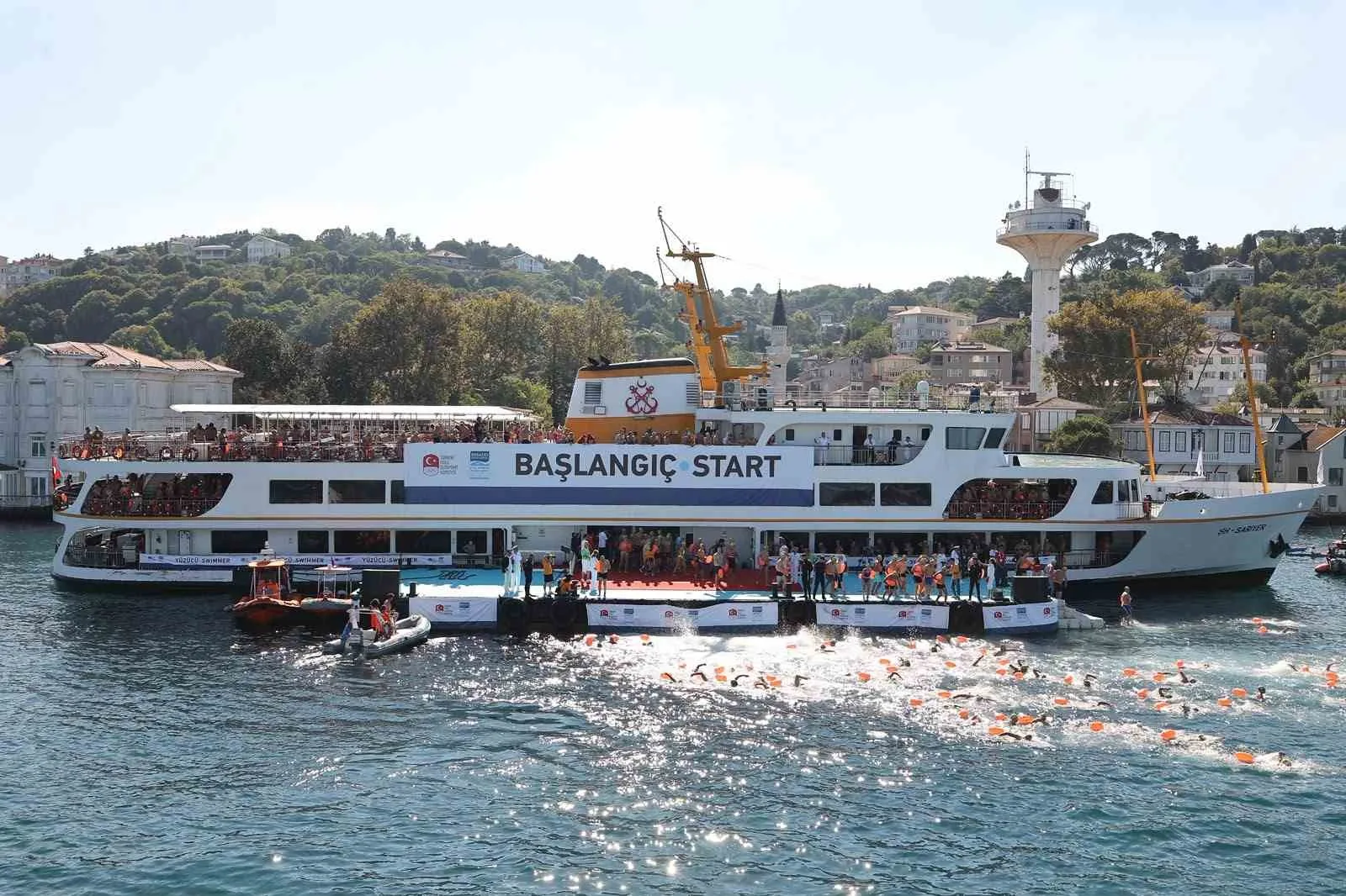 BOĞAZİÇİ KITALARARASI YÜZME YARIŞI GERÇEKLEŞTİRİLDİ