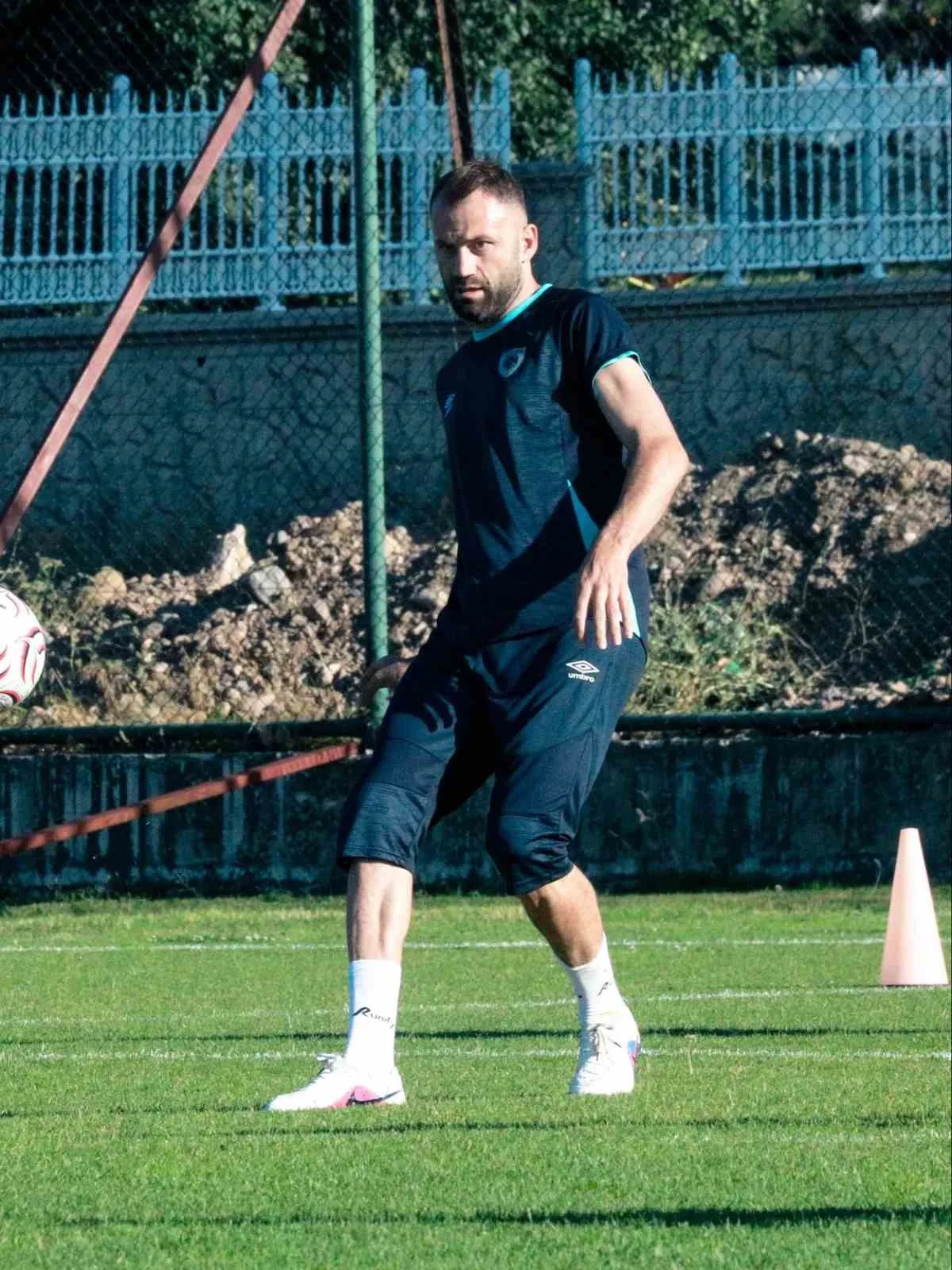 ERZURUMSPOR FK, TRENDYOL SÜPER LİG’İN 3. HAFTASINDA DEPLASMANDA GENÇLERBİRLİĞİ İLE OYNAYACAĞI KARŞILAŞMANIN HAZIRLIKLARINA BAŞLADI. MUSTAFA YUMLU