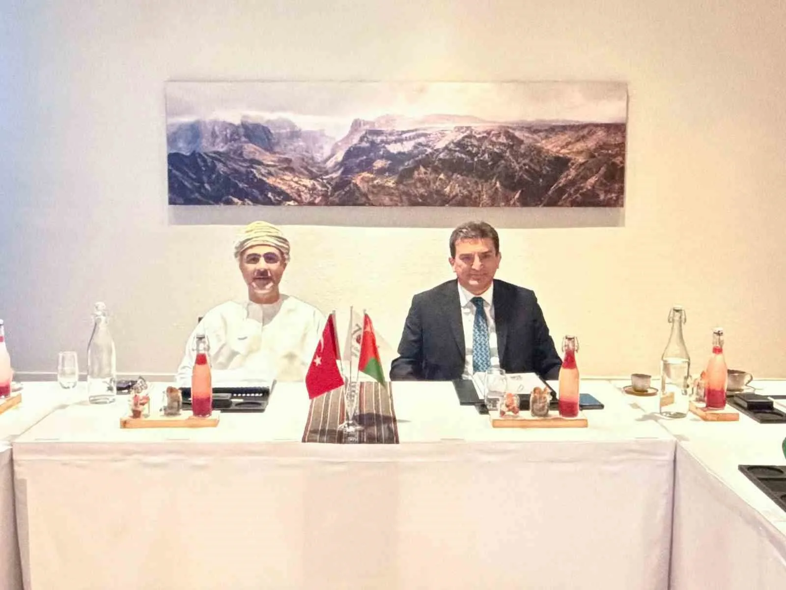 TOI YÖNETİM KURULU BAŞKANI SHEİKH NASSER AL-HARTHY - OYAK GENEL MÜDÜRÜ MURAT YALÇINTAŞ