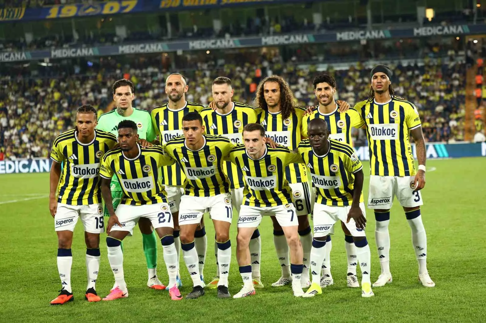 TRENDYOL SÜPER LİG'İN 2. HAFTASINDA FENERBAHÇE, EVİNDE KONYASPOR İLE KARŞILAŞIYOR. MÜCADELENİN 15 DAKİKASI 1-1 EŞİTLİKLE GEÇİLDİ.