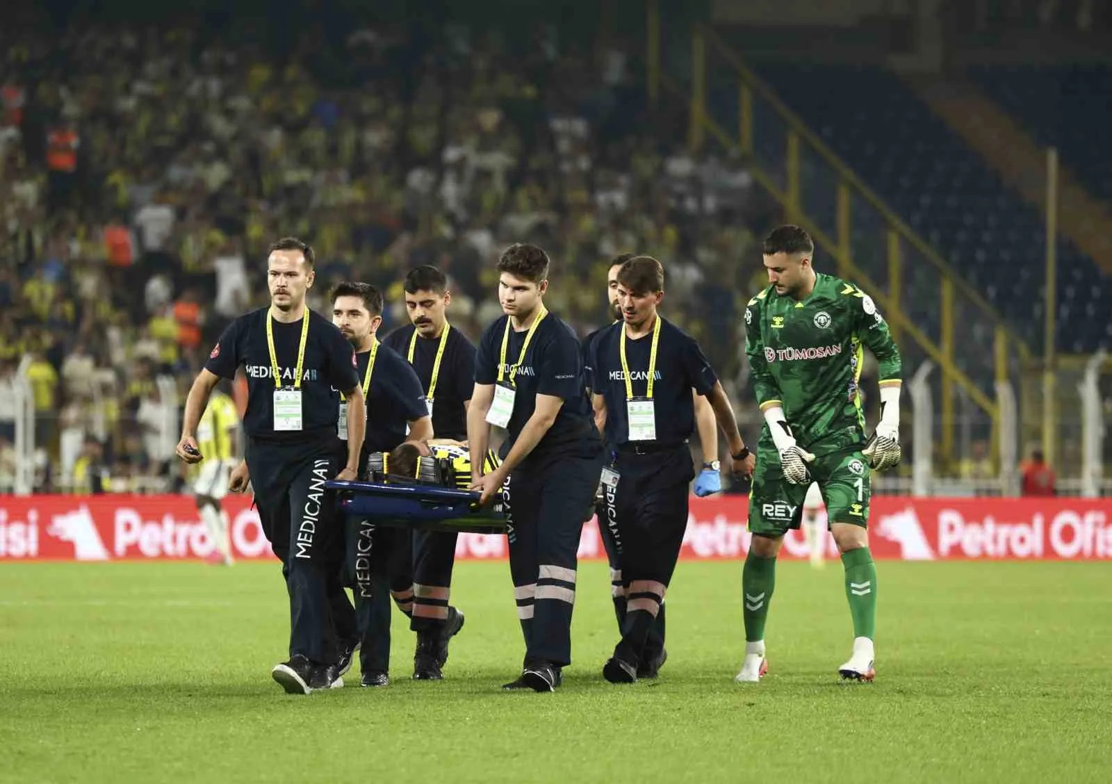 TRENDYOL SÜPER LİG'İN 2. HAFTASINDA FENERBAHÇE, EVİNDE KARŞILAŞTIĞI KONYASPOR'U 4-2 MAĞLUP ETTİ.