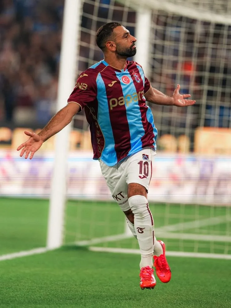 TRENDYOL SÜPER LİG'DE 2. HAFTA, KOCAELİSPOR'UN SAHASINDA AMED SPORTİF FAALİYETLER'İ 2-0 MAĞLUP ETTİĞİ KARŞILAŞMAYLA TAMAMLANDI. İKİNCİ HAFTADA 9 KARŞILAŞMADA TOPLAM 21 GOL ATILIRKEN, GENÇLERBİRLİĞİ İKİ HAFTADA TOPLADIĞI 6 PUANLA LİDERLİK KOLTUĞUNDA YER ALDI.