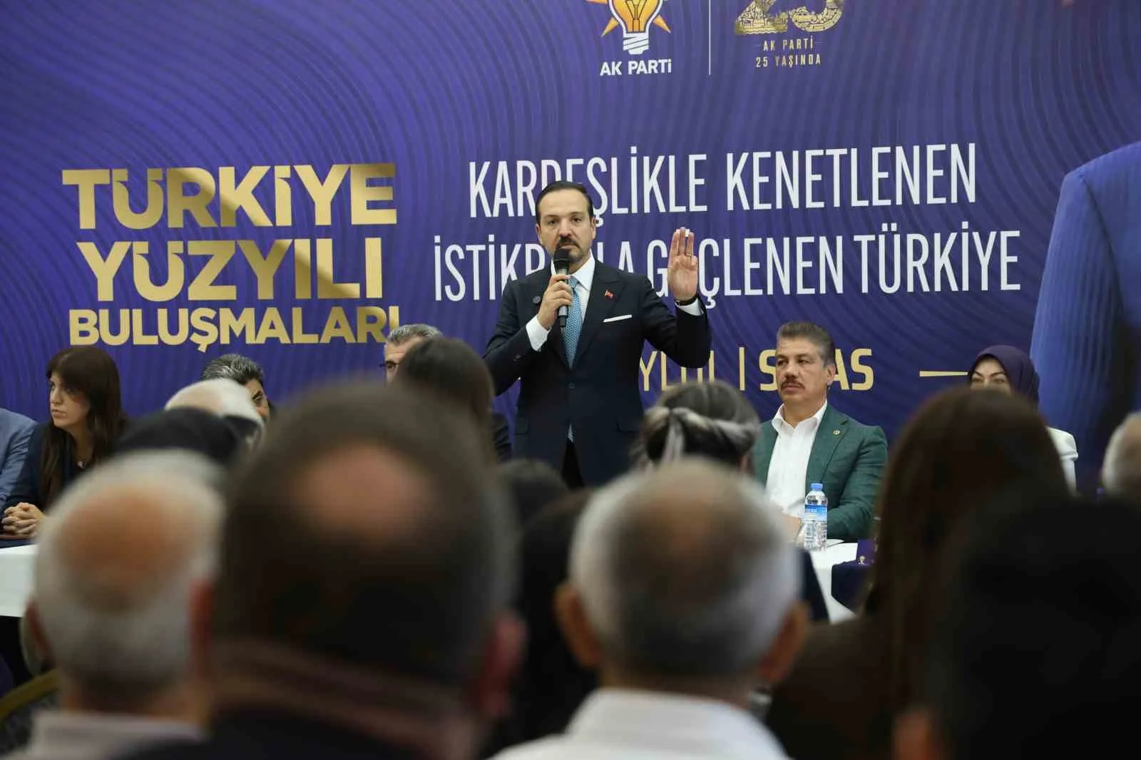 AK PARTİ GENEL BAŞKAN YARDIMCISI, TÜRK DEVLETLERİ İLE İLİŞKİLER BAŞKANI VE ANKARA MİLLETVEKİLİ PROF. DR. KÜRŞAD ZORLU, SİVAS’TA KATILDIĞI ‘TÜRKİYE YÜZYILI BULUŞMALARI’ PROGRAMINDA KONUŞTU.