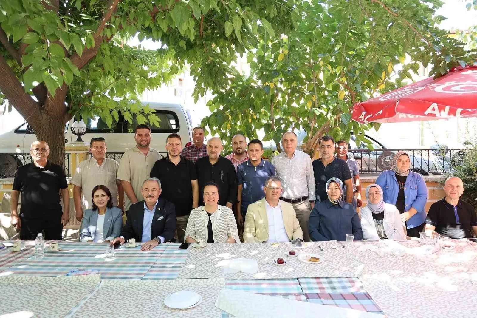 AK PARTİ DENİZLİ İL BAŞKANI MUHAMMET SUBAŞIOĞLU, BULDAN İLÇESİNİ ZİYARET ETTİ. BAŞKAN SUBAŞIOĞLU, "DENİZLİ'MİZİN HER KÖŞESİNDE HEMŞEHRİLERİMİZLE İÇ İÇE OLMAYI SÜRDÜRÜYORUZ. BULDANLI ÜRETİCİMİZİN, ESNAFIMIZIN VE HEMŞEHRİLERİMİZİN BEKLENTİLERİNİ DİNLEDİK, ÇÖZÜMÜ İÇİN GEREKLİ GİRİŞİMLERİ BAŞLATTIK" DEDİ.