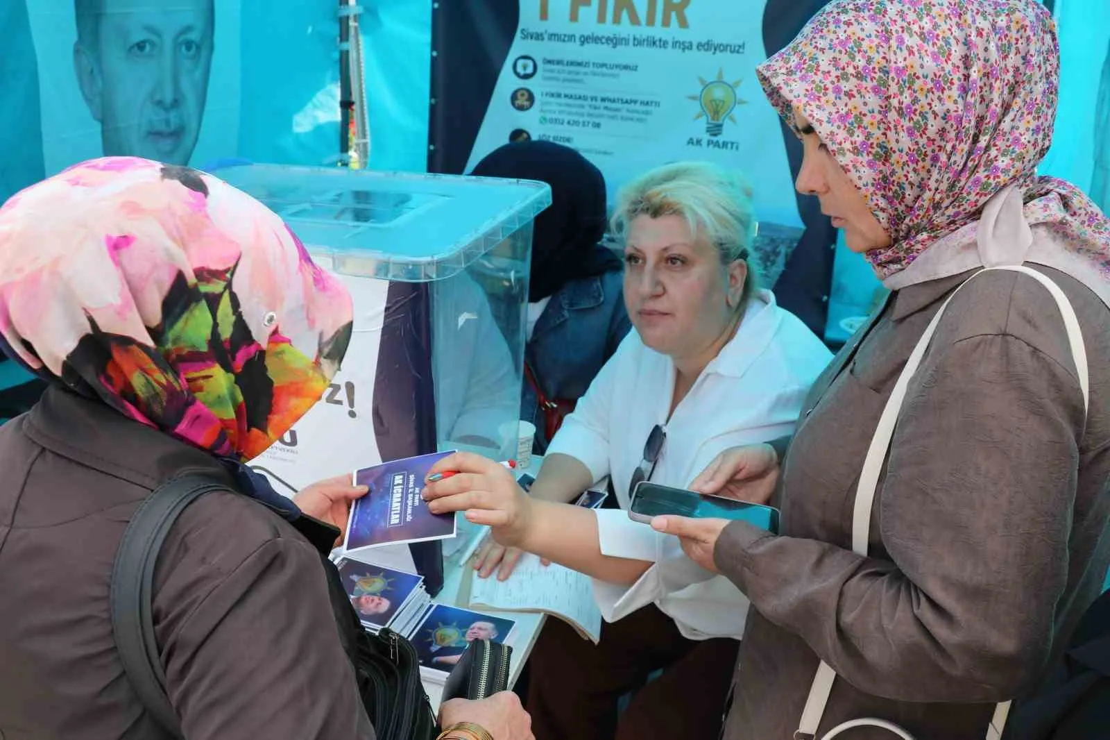 SİVAS'TA AK PARTİ SİVAS MİLLETVEKİLİ HAKAN AKSU ÖNCÜLÜĞÜNDE AK PARTİ SİVAS İL BAŞKANLIĞI'NCA "SİVAS'A DAİR BİR FİKİR" PROJESİ HAYATA GEÇİRİLDİ.