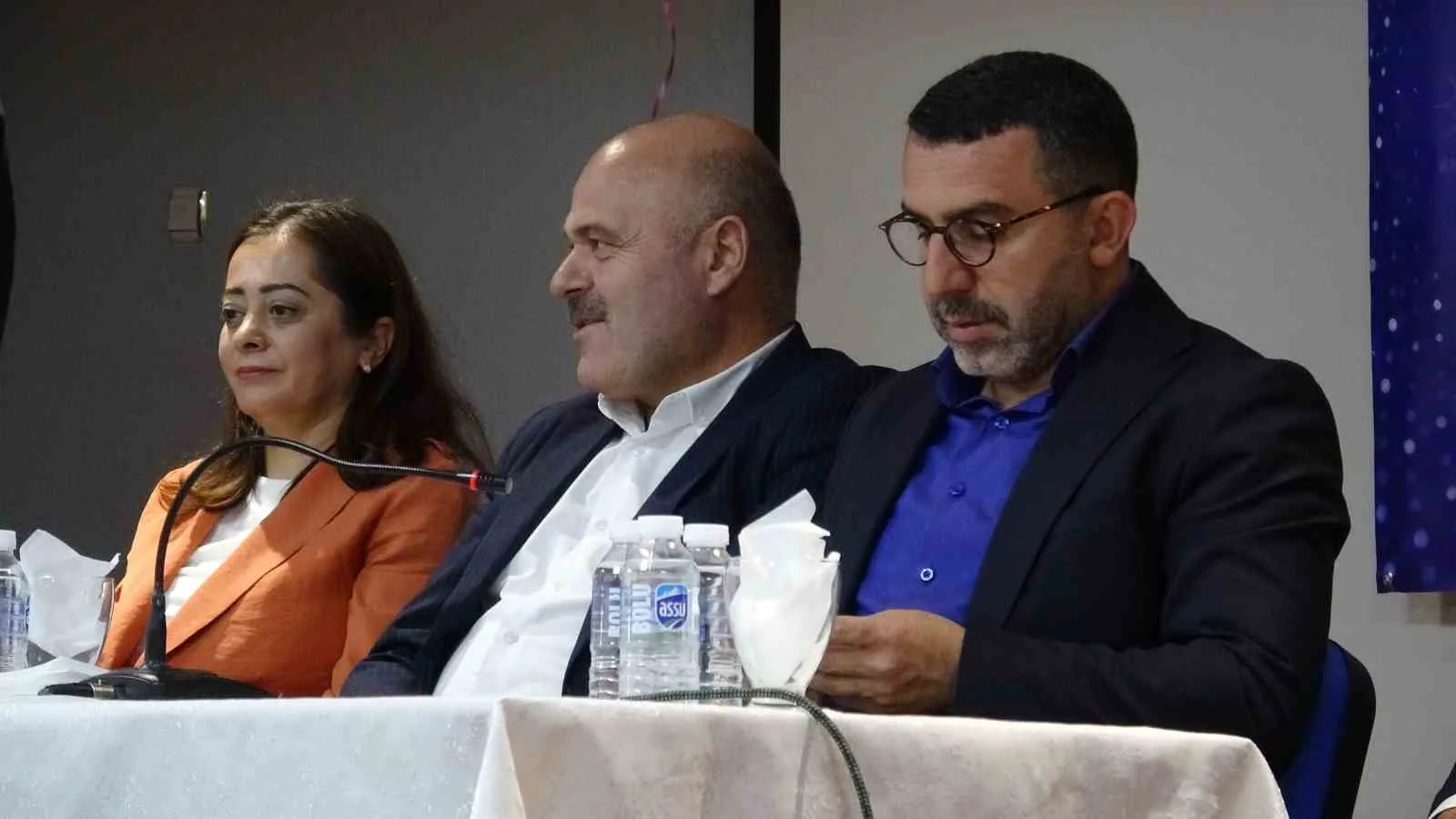 AK PARTİ SUSUZ’DA DANIŞMA MECLİSİ COŞKUSU: İLÇEYE YAPILAN YATIRIMLAR MASAYA YATIRILDI(KARS-İHA)