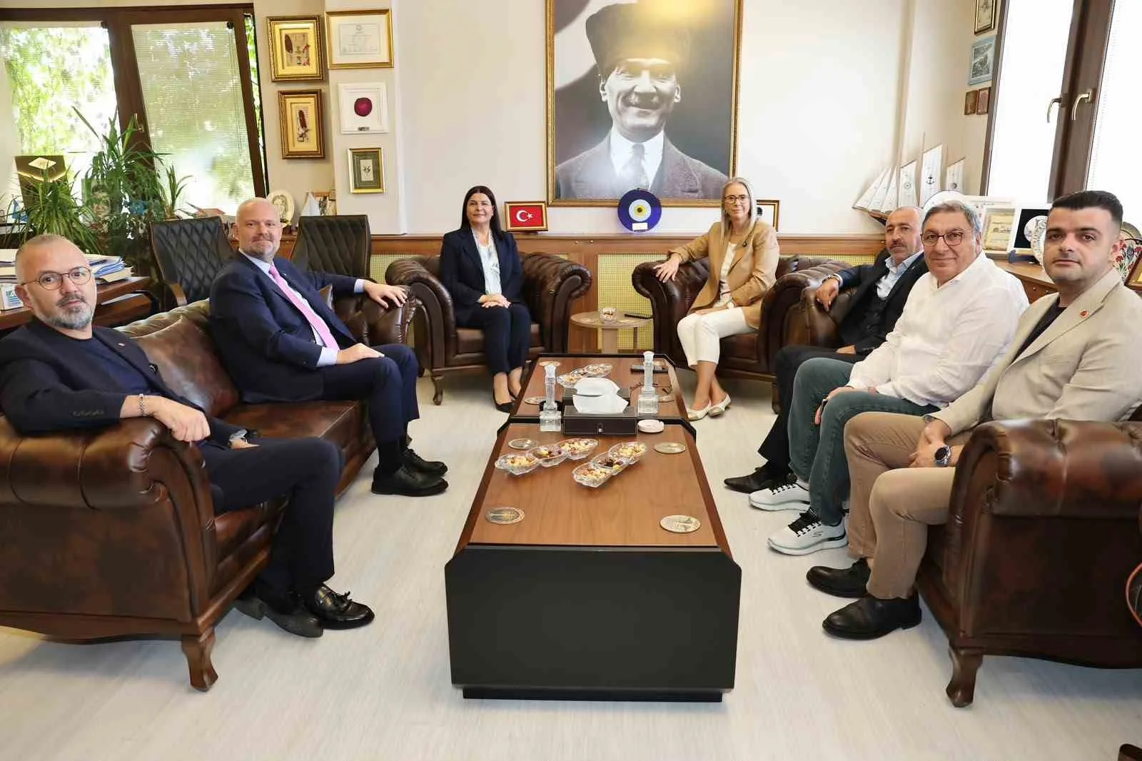 AK PARTİ’YE GEÇEN FOÇA BELEDİYE BAŞKANI’NA ÇANKIRI’DAN DESTEK ZİYARETİ