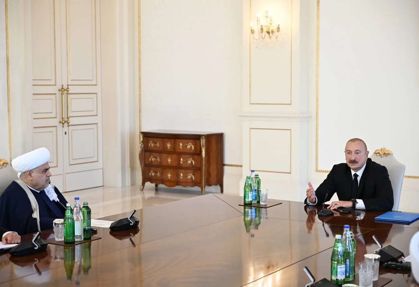 AZERBAYCAN CUMHURBAŞKANI İLHAM ALİYEV, TÜRK DEVLETLERİ TEŞKİLATI (TDT) MÜSLÜMAN DİNİ LİDERLER KONSEYİ'NİN 7’NCİ TOPLANTISI VE SEYİD YAHYA BAKÜVİ ULUSLARARASI KONFERANSI KAPSAMINDA BAŞKENT BAKÜ'DE BULUNAN DİNİ LİDERLERİ KABUL ETTİ.