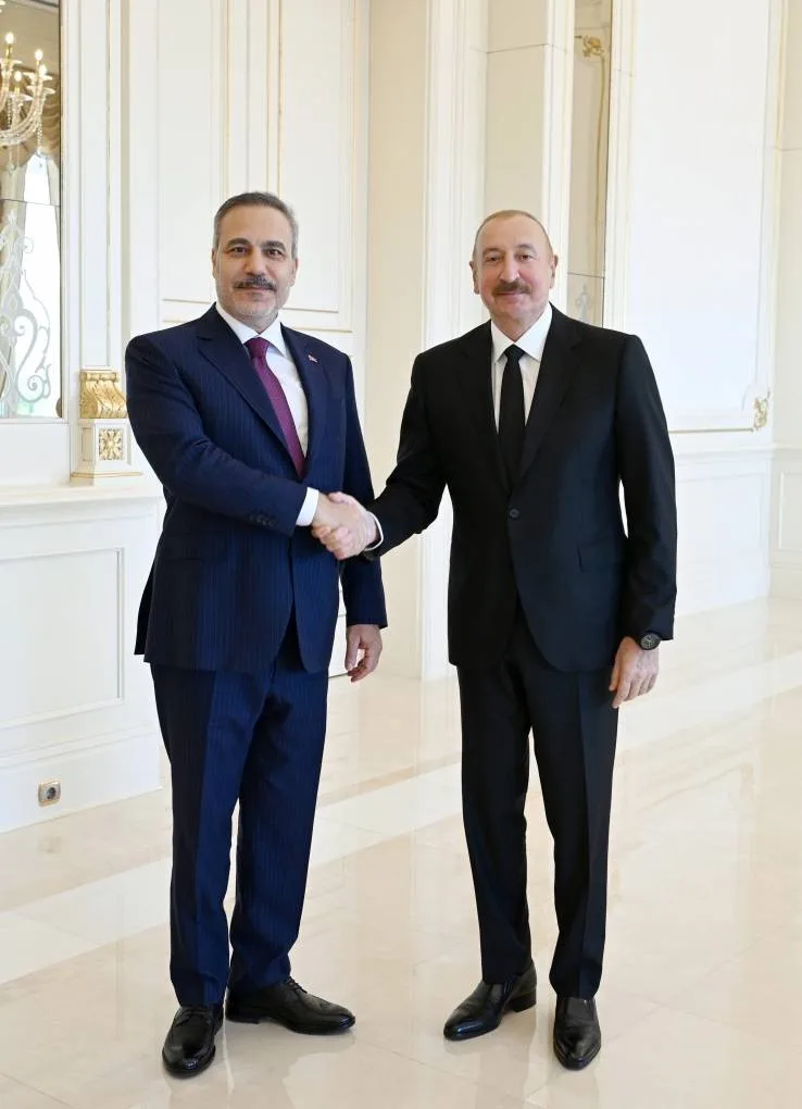 DIŞİŞLERİ BAKANI HAKAN FİDAN, BAKÜ TEMASLARI KAPSAMINDA AZERBAYCAN CUMHURBAŞKANI İLHAM ALİYEV TARAFINDAN KABUL EDİLDİ.