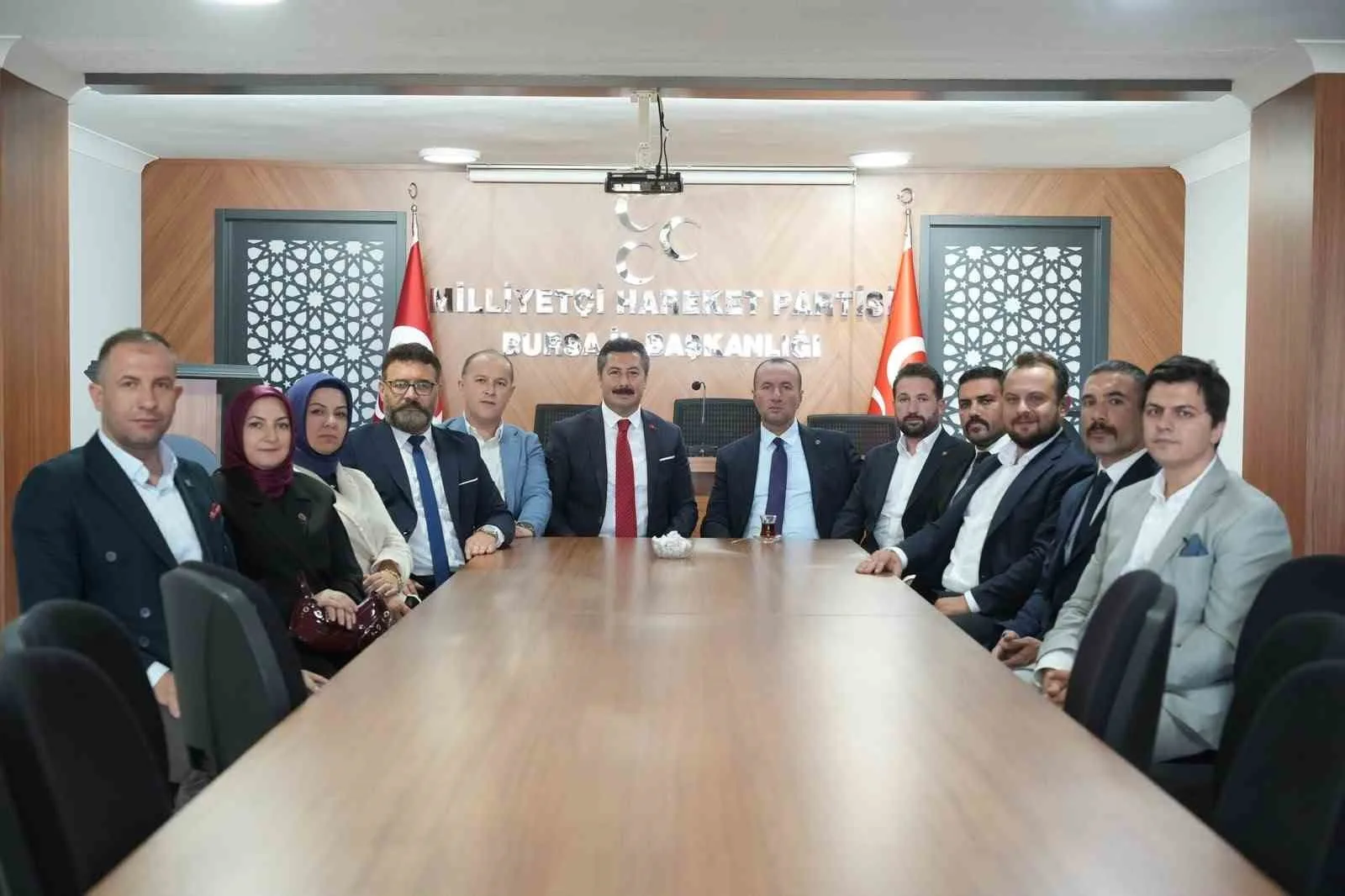 YENİŞEHİR BELEDİYE BAŞKANI ERCAN ÖZEL, MHP BURSA İL BAŞKANLIĞI GÖREVİNE SEÇİLEN MEHMET EMİN ÖZCANBAZ’A GERÇEKLEŞTİRDİĞİ HAYIRLI OLSUN ZİYARETİNDE CUMHUR İTTİFAKI’NIN BİRLİK VE BERABERLİĞİNE VURGU YAPTI.