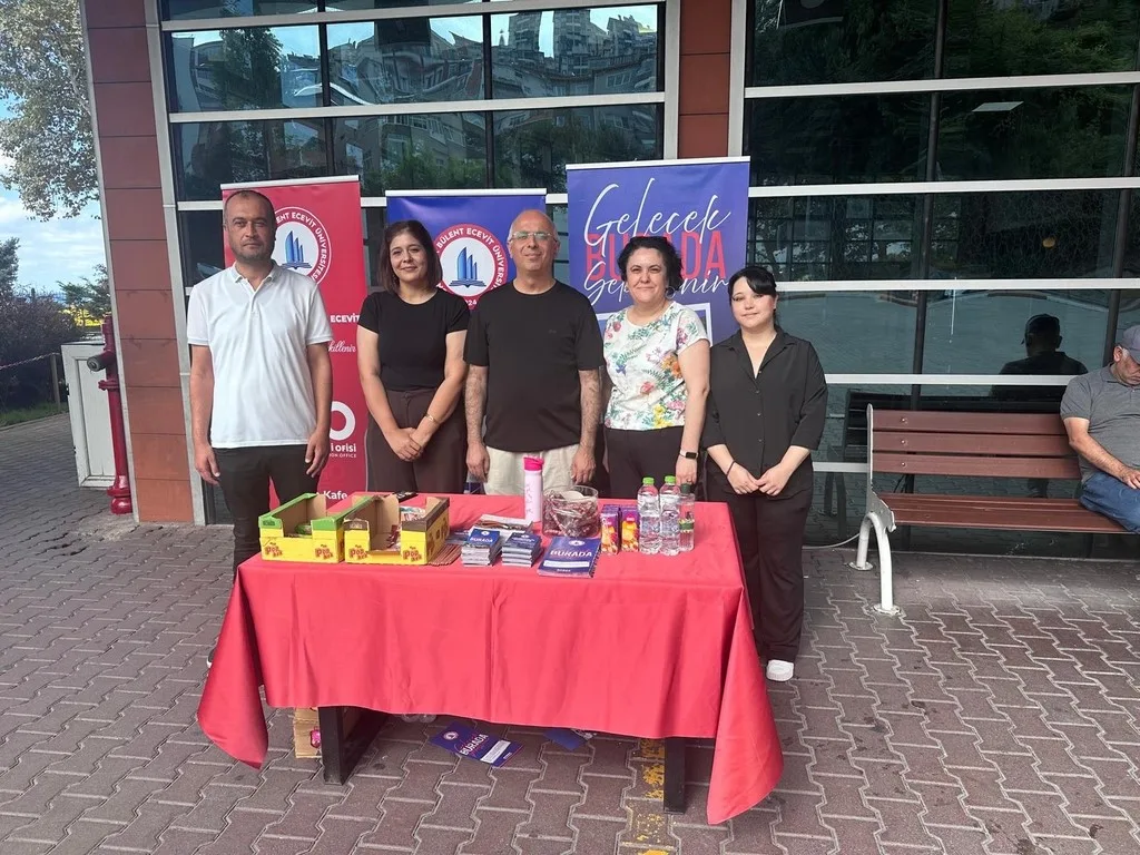 BEUN AİLESİ, YENİ ÖĞRENCİLERİNİ TERMİNALLERDE KARŞILADI