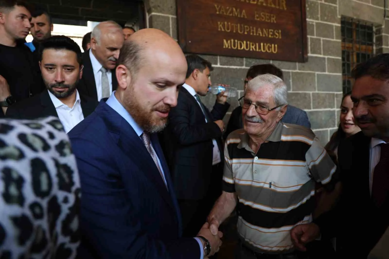 BİLAL ERDOĞAN, TERÖRSÜZ TÜRKİYE SÜRECİ İLE İLGİLİ YAPTIĞI DEĞERLENDİRMEDE, ‘’HER KESİMİN BU SÜRECE DESTEK VERMEK İÇİN ELİNDEN GELENİ YAPMASININ ÇOK ÖNEMLİ OLDUĞUNU DÜŞÜNÜYORUZ" DEDİ.