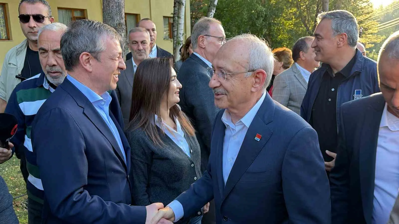CUMHURİYET HALK PARTİSİ (CHP) GENEL BAŞKANI KEMAL KILIÇDAROĞLU, PARTİSİNİN TÜRKİYE BÜYÜK MİLLET MECLİSİ'NİN (TBMM) YENİ YASAMA YILI ÖNCESİNDE DÜZENLEDİĞİ 3 GÜNLÜK MİLLETVEKİLİ DEĞERLENDİRME KAMPINA KATILMAK ÜZERE BOLU'YA GELDİ.