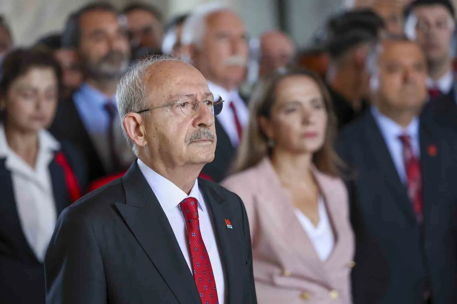 CUMHURİYET HALK PARTİSİ (CHP) GENEL BAŞKANI KEMAL KILIÇDAROĞLU VE BERABERİNDEKİ HEYET, PARTİNİN 103. KURULUŞ YIL DÖNÜMÜ DOLAYISIYLA ANITKABİR’İ ZİYARET ETTİ.