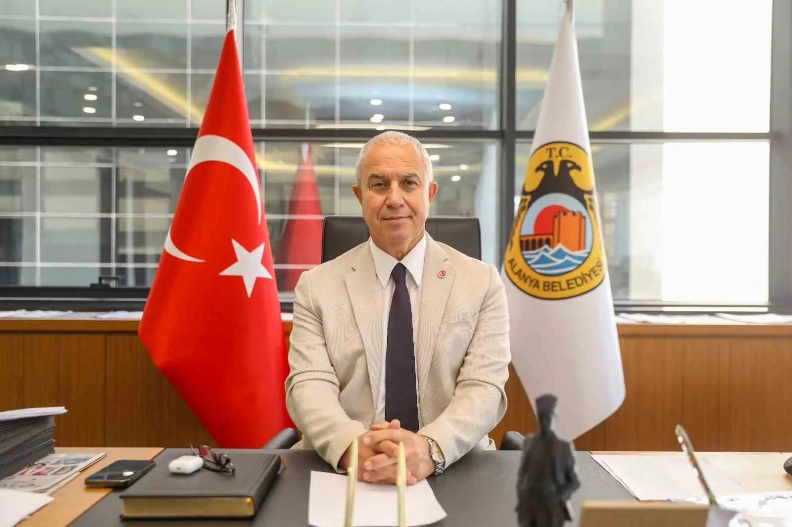 ALANYA BELEDİYE BAŞKANI OSMAN TARIK ÖZÇELİK