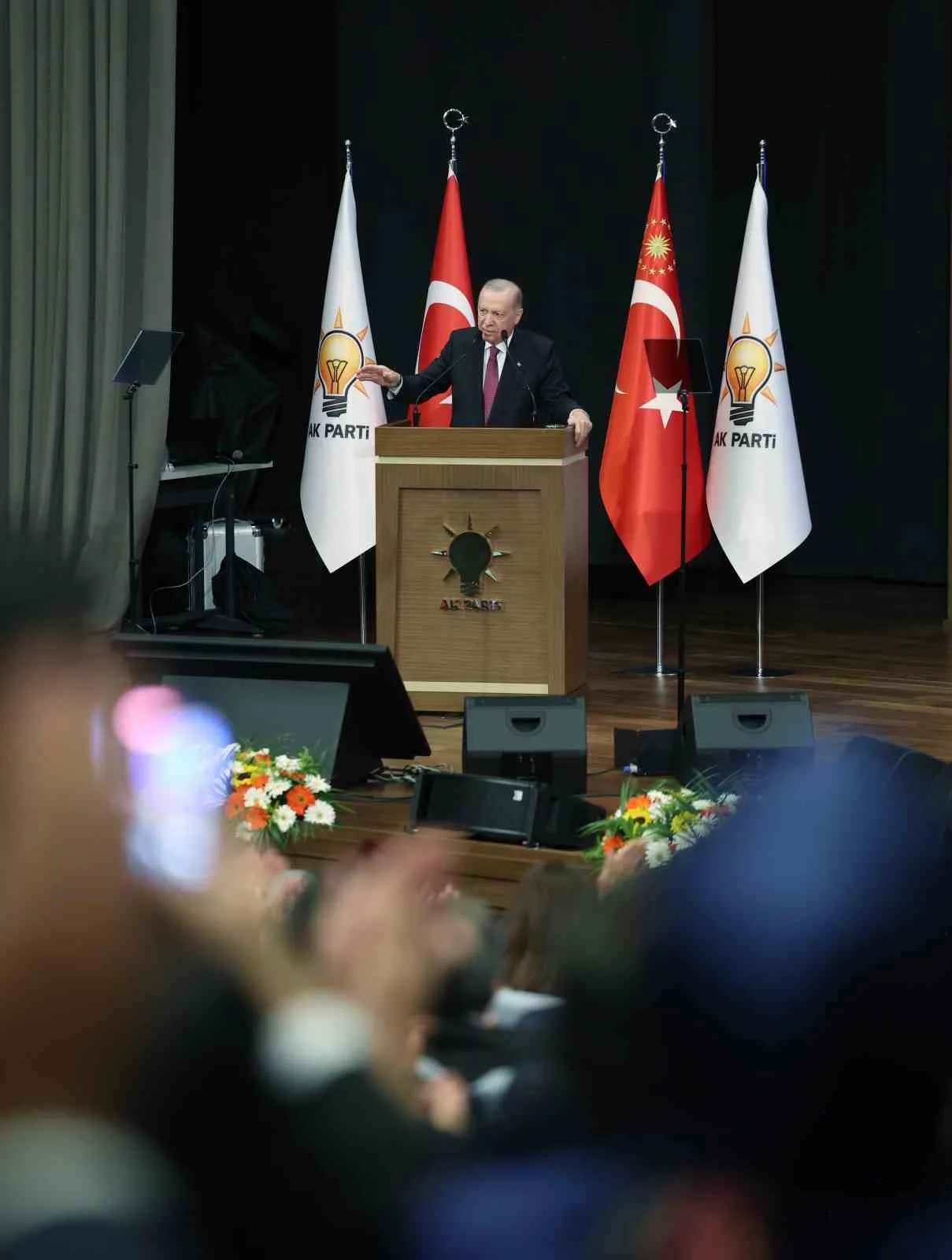 CUMHURBAŞKANI ERDOĞAN, AK PARTİ KONGRE MERKEZİ'NDE GERÇEKLEŞTİRİLEN GENİŞLETİLMİŞ İL BAŞKANLARI TOPLANTISI'NA KATILDI.