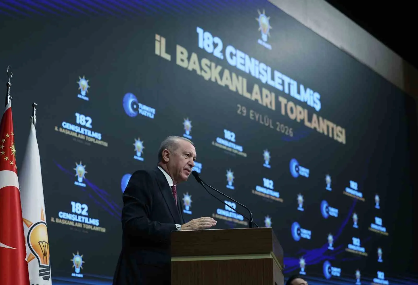 CUMHURBAŞKANI ERDOĞAN, AK PARTİ KONGRE MERKEZİ'NDE GERÇEKLEŞTİRİLEN GENİŞLETİLMİŞ İL BAŞKANLARI TOPLANTISI'NA KATILDI.