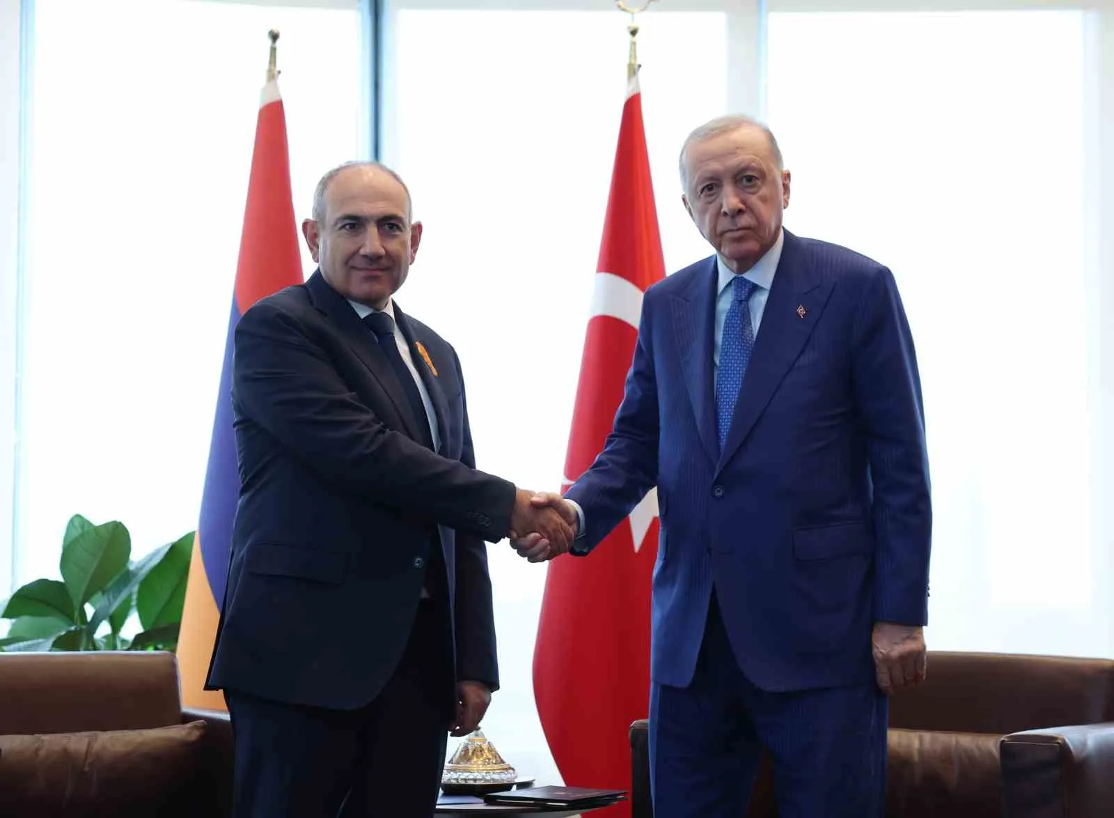 CUMHURBAŞKANI RECEP TAYYİP ERDOĞAN, NEW YORK’TA ERMENİSTAN BAŞBAKANI NİKOL PAŞİNYAN'I KABUL ETTİ.