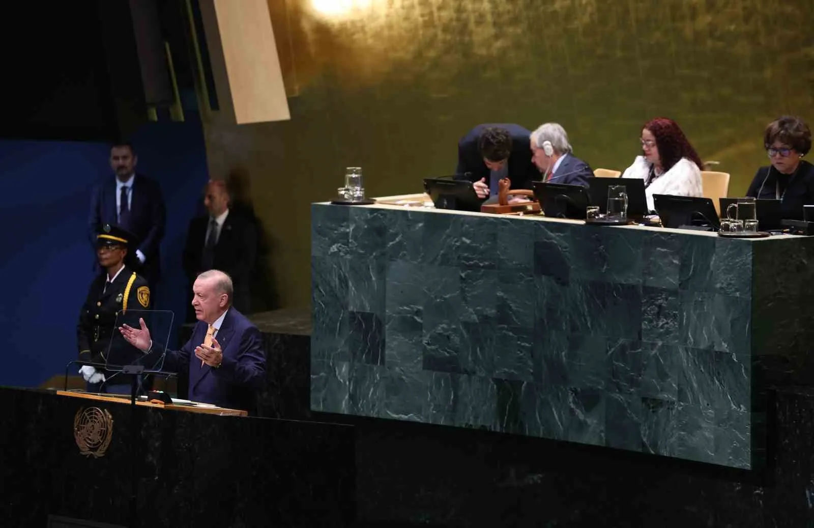 CUMHURBAŞKANI ERDOĞAN: "FİLİSTİN HALKININ MÜCADELESİNİ BU KÜRSÜDEN DÜNYAYA DUYURMAYA DEVAM EDECEĞİZ"