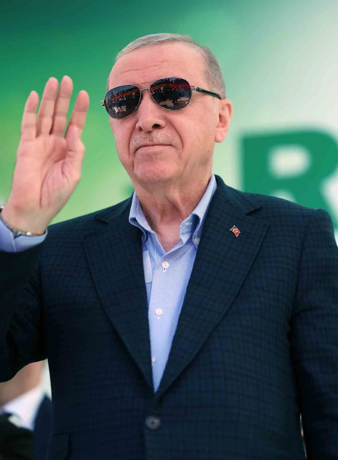 CUMHURBAŞKANI ERDOĞAN, GÜNDEMLERİNDE TÜRKİYE'Yİ KÜRESEL SİYASETTE HAK ETTİĞİ YERE TAŞIMAK VE ÜLKEYİ KRİZLERDEN VE ÇATIŞMALARDAN KORUMAK OLDUĞUNU BELİRTTİ.