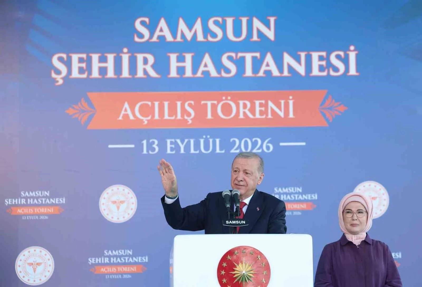 SAMSUN ŞEHİR HASTANESİ'NİN RESMİ AÇILIŞI VE GENÇLERLE BULUŞMA PROGRAMI İÇİN KENTE GELEN CUMHURBAŞKANI RECEP TAYYİP ERDOĞAN, VATANDAŞLARIN YOĞUN İLGİSİYLE KARŞILAŞTI.