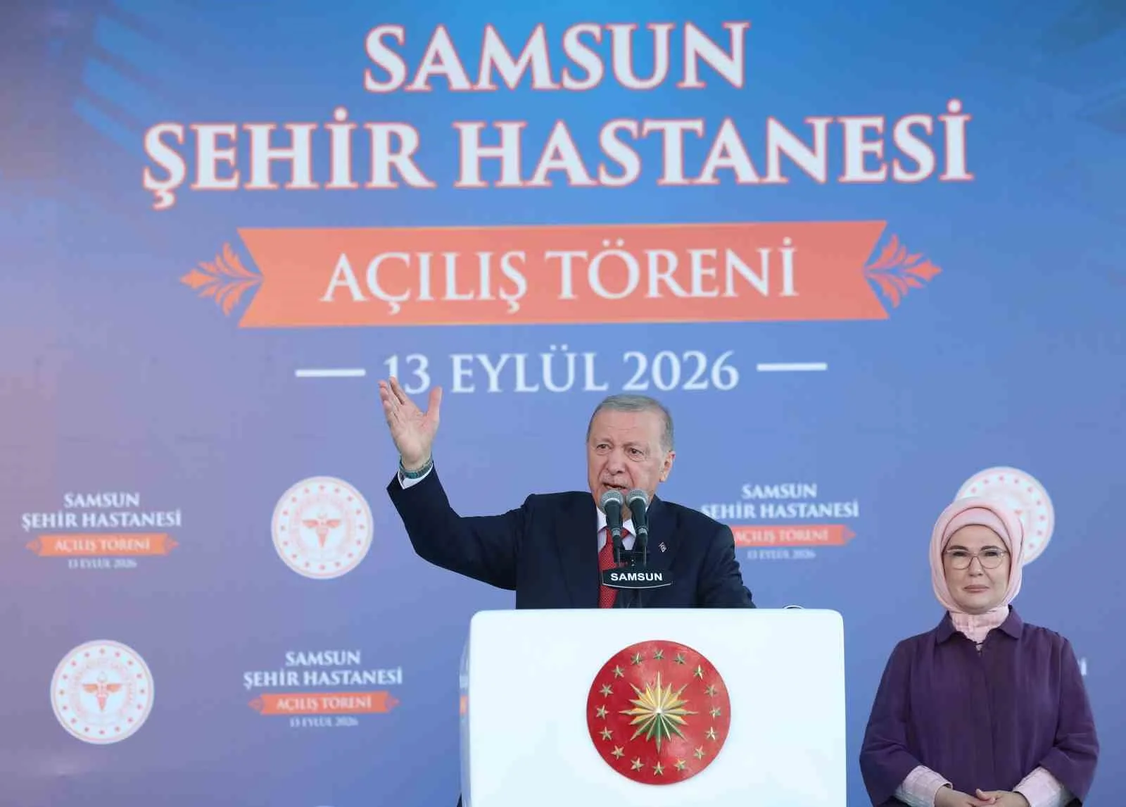 SAMSUN ŞEHİR HASTANESİ'NİN RESMİ AÇILIŞI VE GENÇLERLE BULUŞMA PROGRAMI İÇİN KENTE GELEN CUMHURBAŞKANI RECEP TAYYİP ERDOĞAN, VATANDAŞLARIN YOĞUN İLGİSİYLE KARŞILAŞTI.