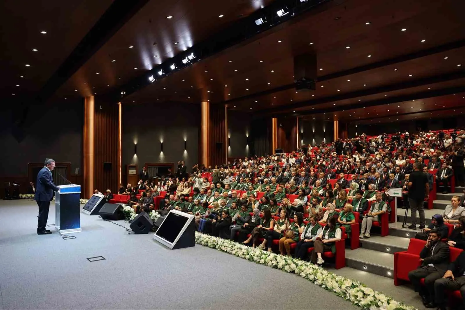 CUMHURBAŞKANI YARDIMCISI YILMAZ, CUMHURBAŞKANLIĞI İLETİŞİM BAŞKANLIĞI TARAFINDAN DÜZENLENEN "BAĞIMLILIĞA DUR DE: YASA DIŞI BAHİS VE KUMAR BAĞIMLILIĞIYLA MÜCADELE" PANELİNE KATILDI.