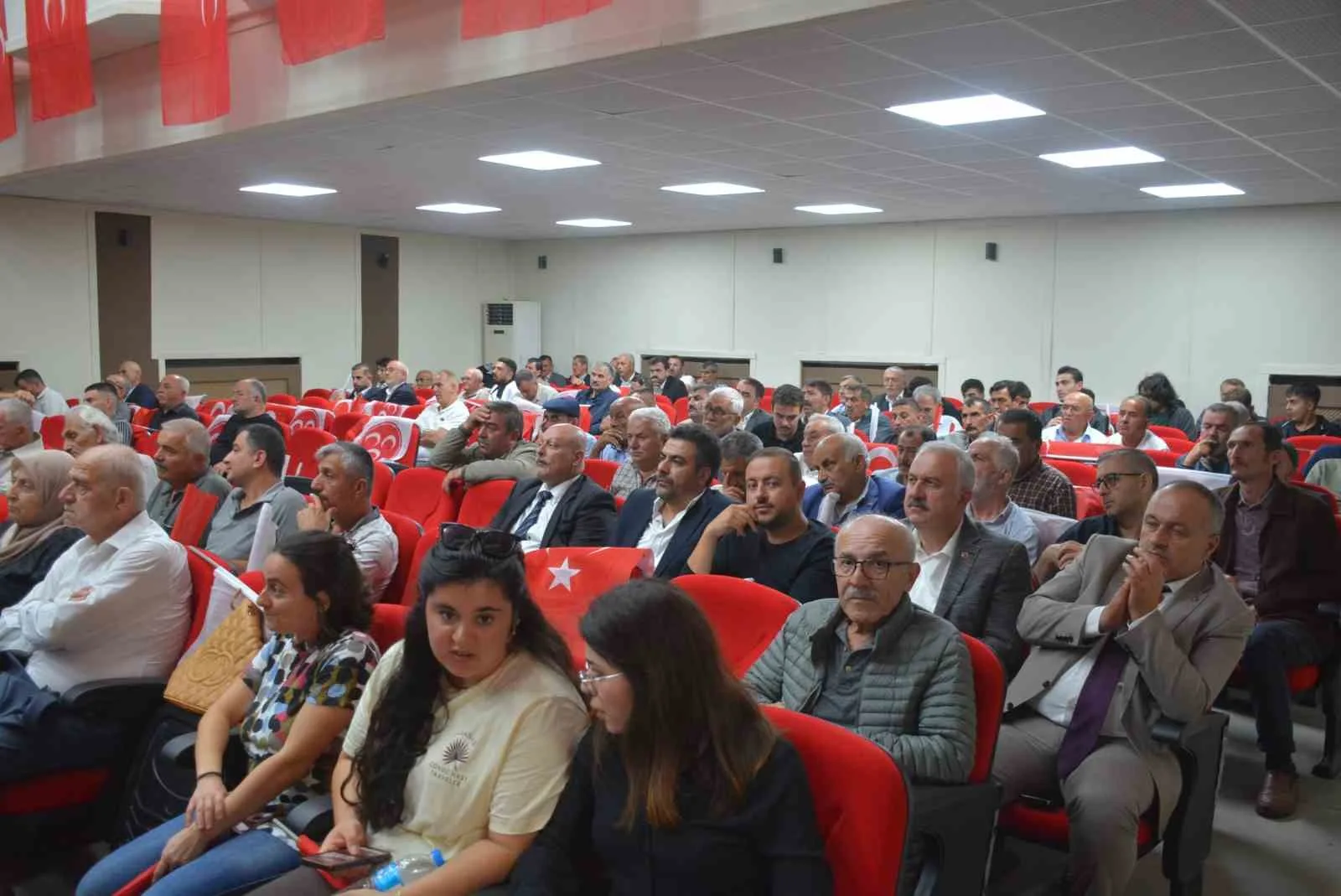 MİLLİYETÇİ HAREKET PARTİSİ (MHP) SİNOP İL BAŞKANLIĞI 15. OLAĞAN KONGRESİ GERÇEKLEŞTİRİLDİ. KONGREDE MEVCUT İL BAŞKANI HİKMET ÇINAR YENİDEN BAŞKANLIĞA SEÇİLDİ.