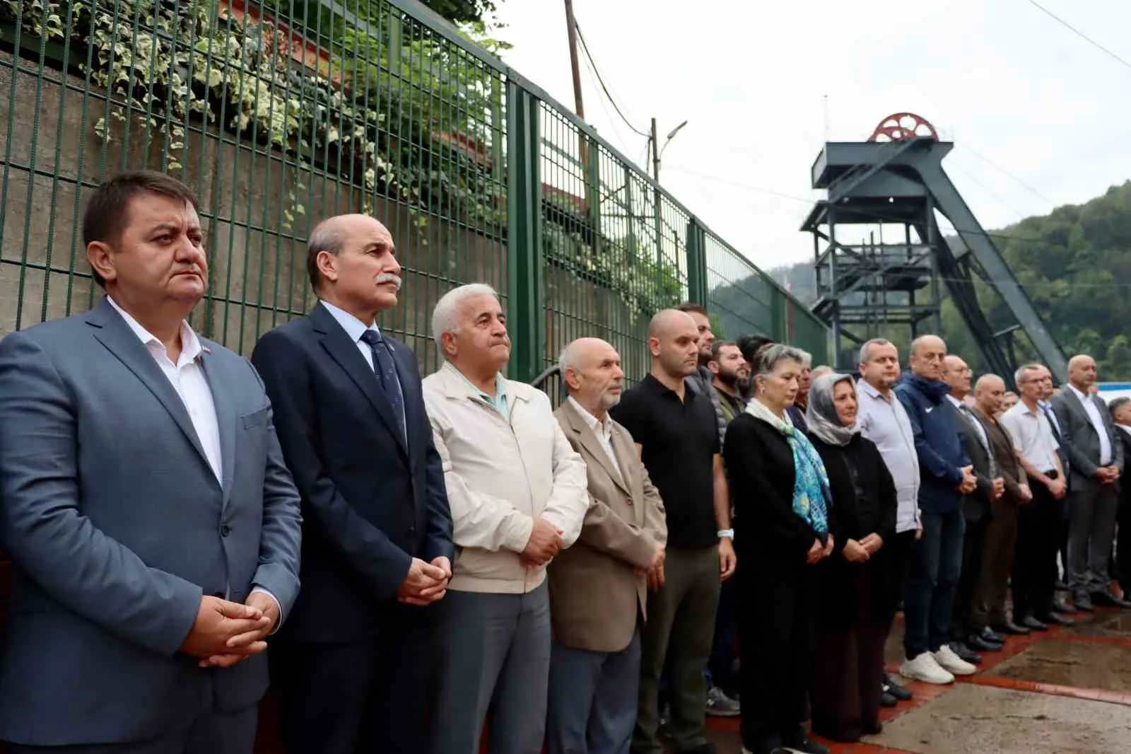 3. KARTİYE’DE YENİ AÇILAN PANO ÜRETİM AYAĞI İÇİN KAZASIZ ÜRETİM DİLEĞİYLE DUALAR OKUNARAK KURBAN KESİLDİ.