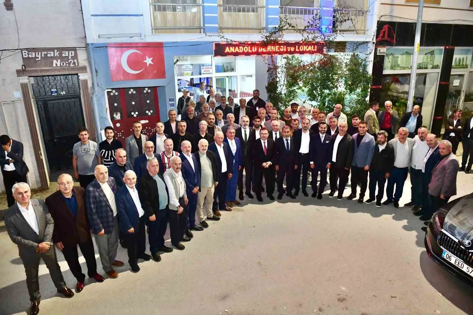 TÜRKİYE YÜZYILI BULUŞMALARI KAPSAMINDA KESTEL’E GELEN ÖNCEKİ DÖNEM İÇİŞLERİ BAKANI VE AK PARTİ ERZURUM MİLLETVEKİLİ SELAMİ ALTINOK, KESTEL BELEDİYE BAŞKANI FERHAT EROL İLE BİRLİKTE İLÇEDE ESNAF, SANAYİCİ, MAHALLE SAKİNLERİ, ŞEHİT AİLESİ VE SİVİL TOPLUM KURULUŞLARINI ZİYARET ETTİ.